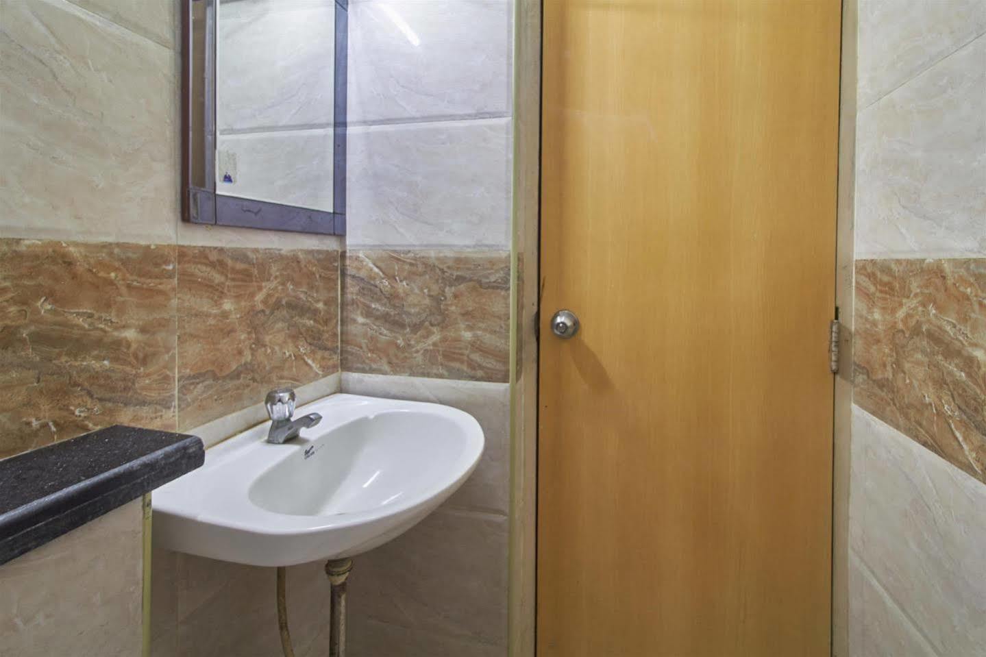 Fabhotel Royal Star شيناي المظهر الخارجي الصورة